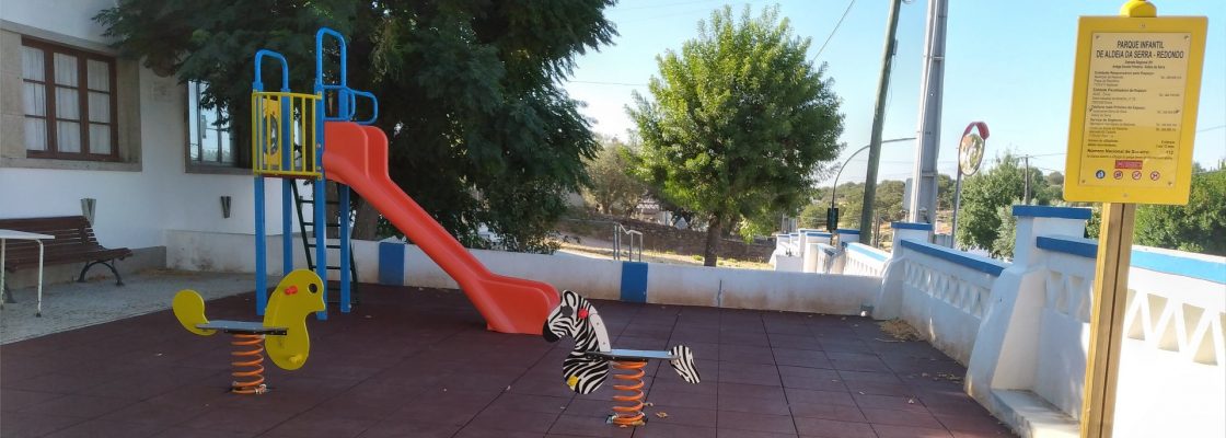 Câmara Municipal de Redondo instala parque infantil na Aldeia da Serra