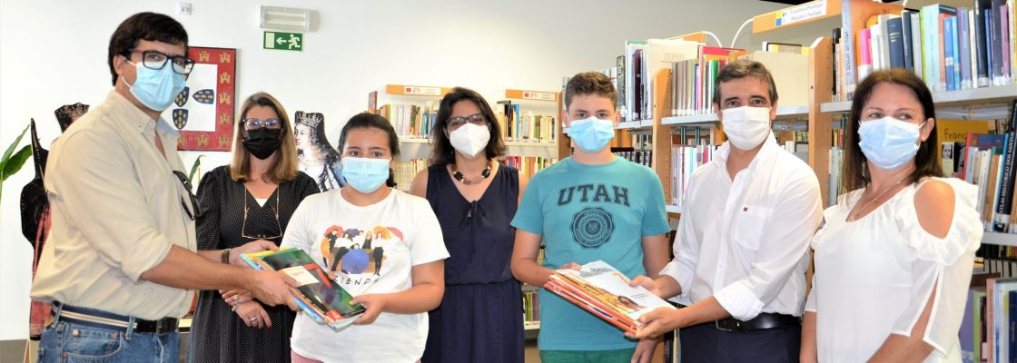 Visita do novo Executivo ao Agrupamento de Escolas Dr. Hernâni Cidade e entrega de Cadernos de A...