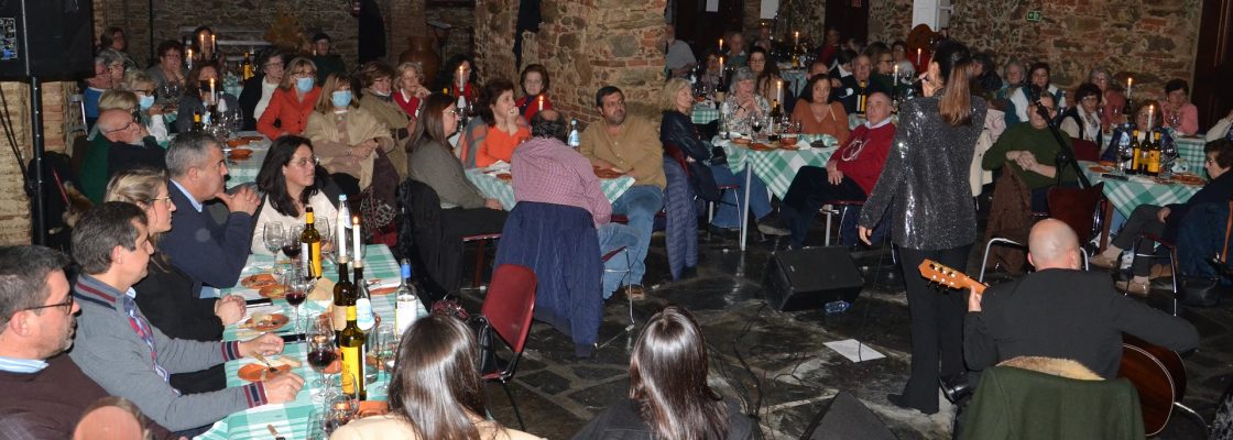 Diamantina Rodrigues cantou o fado na Enoteca de Redondo