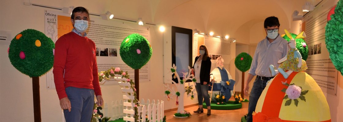 Presidente e Vereadores da Câmara Municipal de Redondo visitaram exposição patente na Oficina ...