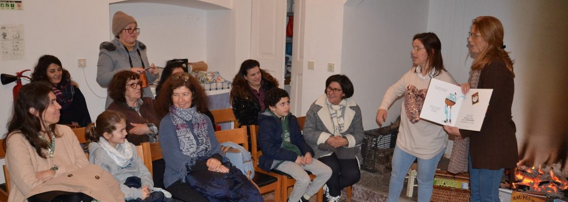 Contaram-se histórias à lareira na Biblioteca Municipal de Redondo