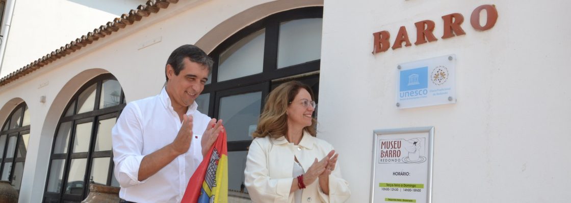 Município assinou protocolo para adesão da Olaria Tradicional de Redondo a membro de Associaç...