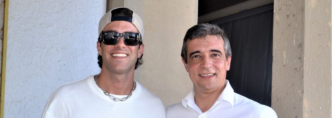 Ruas Floridas: Álvaro de Luna cantou para milhares de pessoas na Praça da República