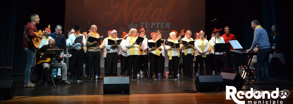 Alunos da UPTER assinalam final do 1º período letivo com concerto de Natal