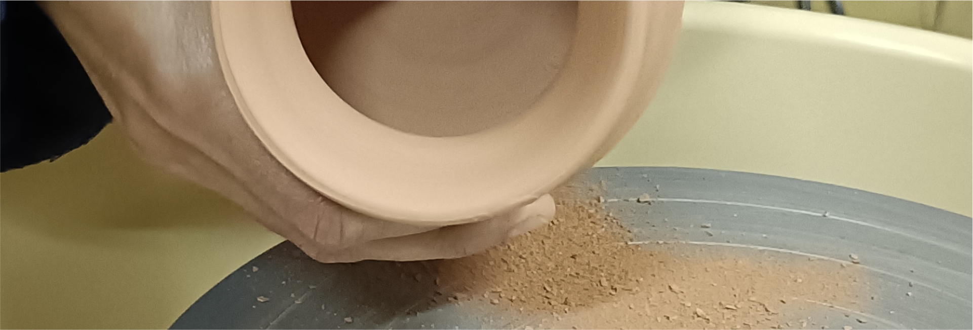 Exposição “O Barro está Vivo!” – 2ª Mostra de Olaria do curso de formação do CEARTE em Redondo | de 15 de fevereiro a 31 de março | Foyer do CCR