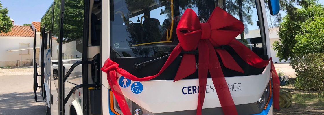 Municípios unem forças e doam autocarro adaptado à Cerci Estremoz