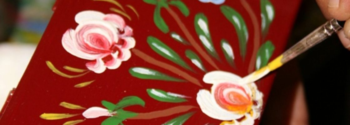 Formação: Pintura de mobiliário | de 06 de outubro a 11 de novembro | Inscrições: ana.recto@...