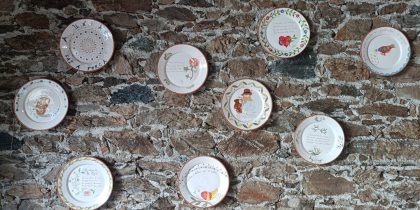 Encerramento da exposição “Pratos Falados” | Oficina de Pintura Tradicional de Pratos | 26 de outubro | 15h30 | Enoteca de Redondo