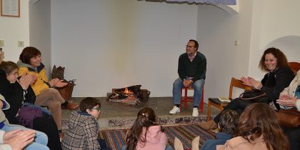 “Serão de Contos à Lareira” aquece Biblioteca Municipal de Redondo com histórias, poesia e fantasia