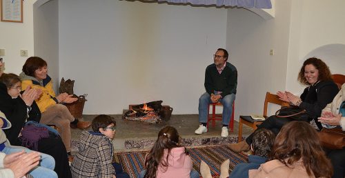 “Serão de Contos à Lareira” aquece Biblioteca Municipal de Redondo com histórias, poesia e fantasia