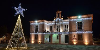 A magia do Natal já ilumina a Vila de Redondo