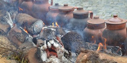 Cozido tradicional em lume de chão, olaria, tradição e música juntaram-se à mesa na Enoteca de Redondo