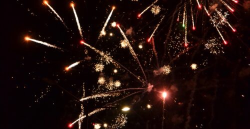 Informação: Fogo de artifício comemorativo do 25 de abril vai realizar-se no Parque de Feiras de Redondo