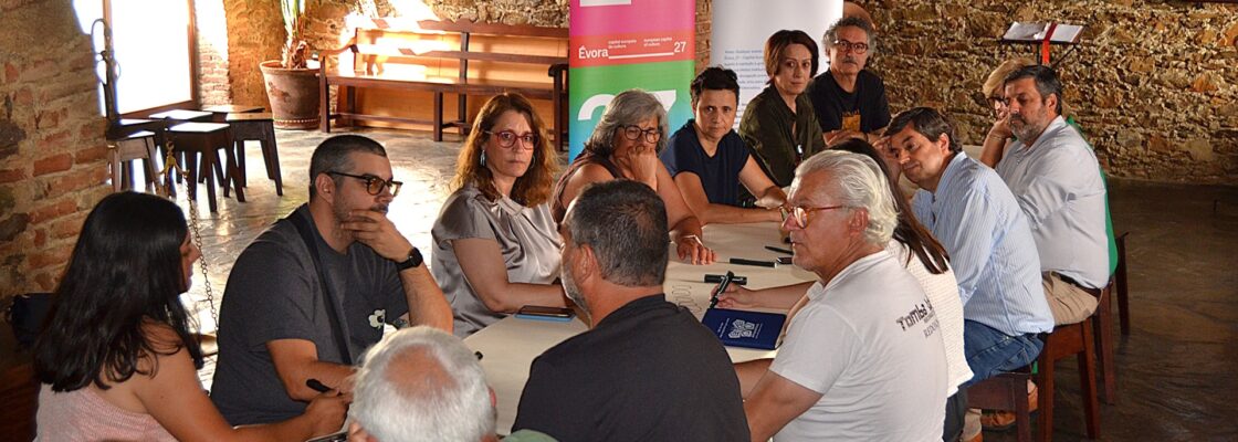 Évora_27: Redondo sentou-se à mesa para pensar o futuro cultural do Alentejo