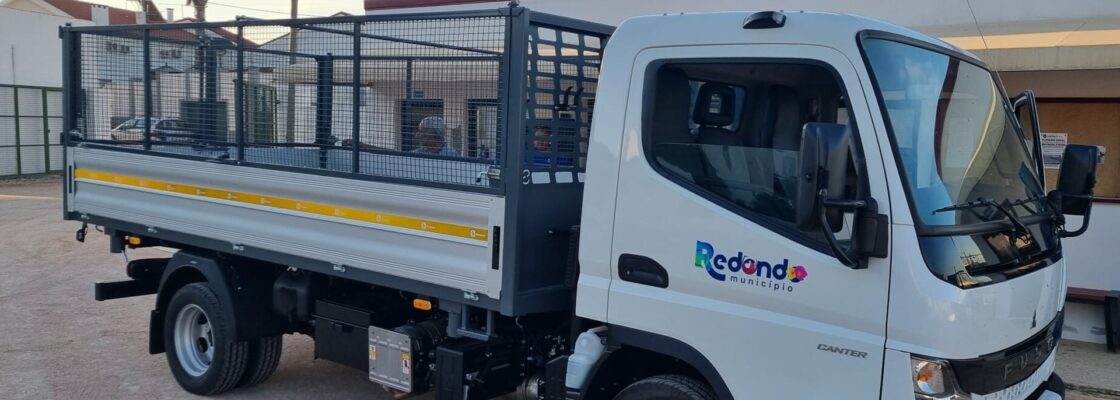 Município de Redondo reforça os serviços de limpeza pública e recolha de resíduos com nova v...